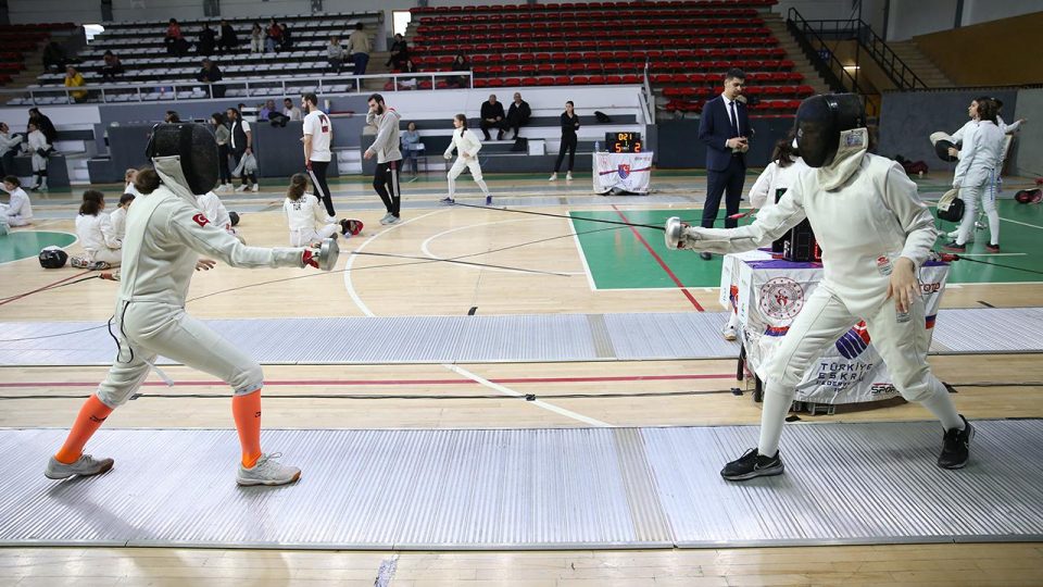 Eskrimde Epe Açık Turnuvaları Sakarya’da başladı