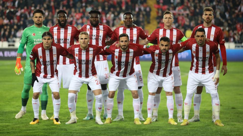 Rıza Çalımbay’dan 8 değişiklik