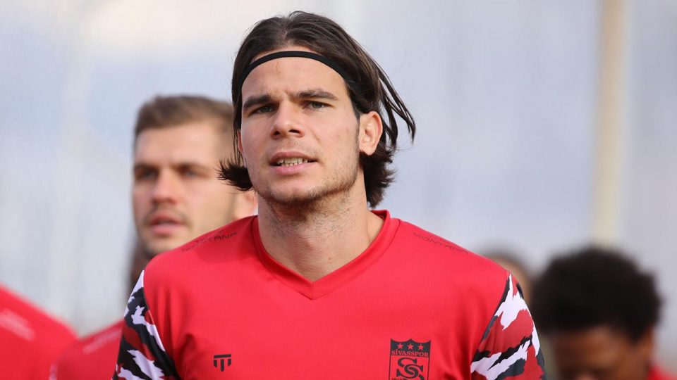 Sivasspor’da Charisis sakatlandı