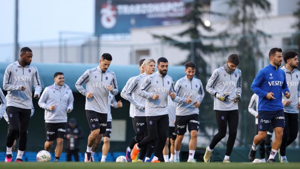 Trabzonspor hazırlıklarını Orhan Ak yönetiminde sürdürdü