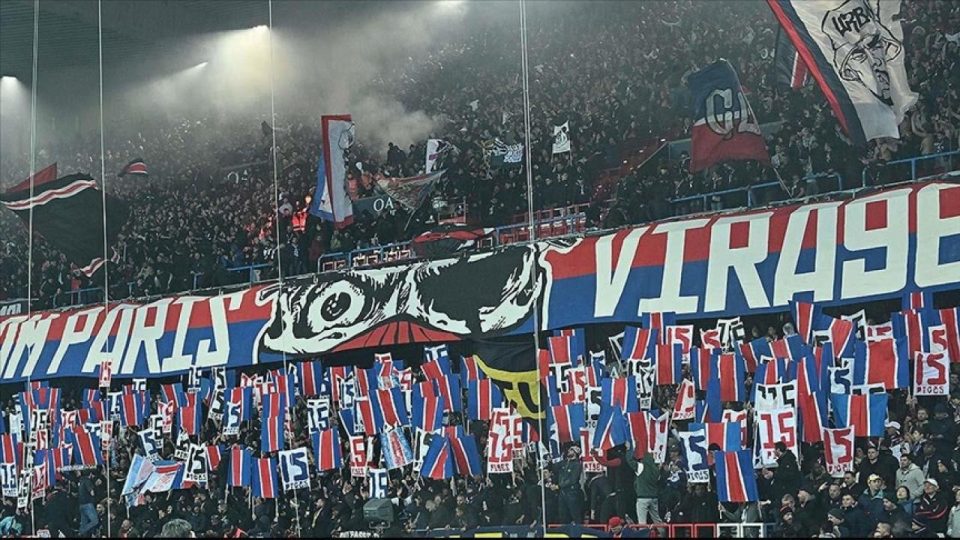 PSG taraftarlarından “oruç açma” tepkisi
