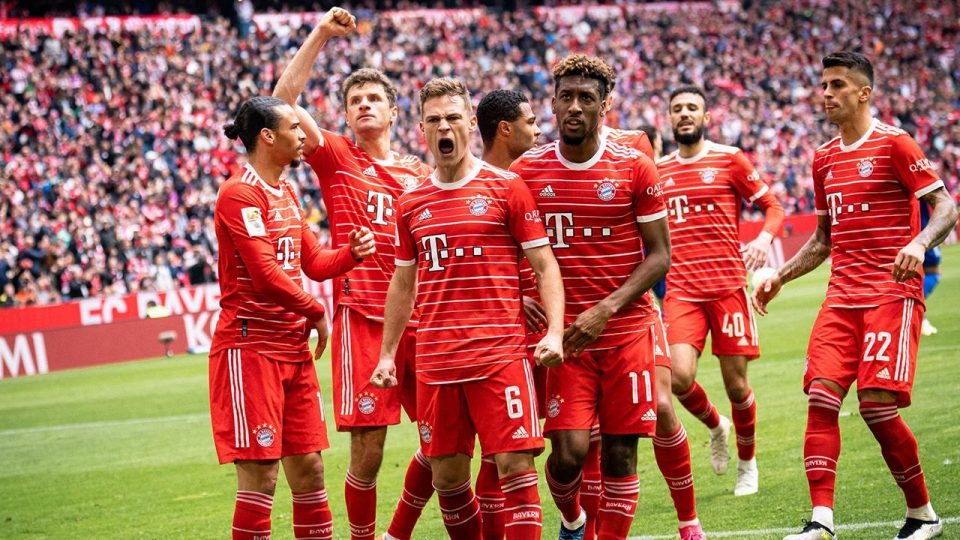 Bayern Münih liderliğini sürdürdü