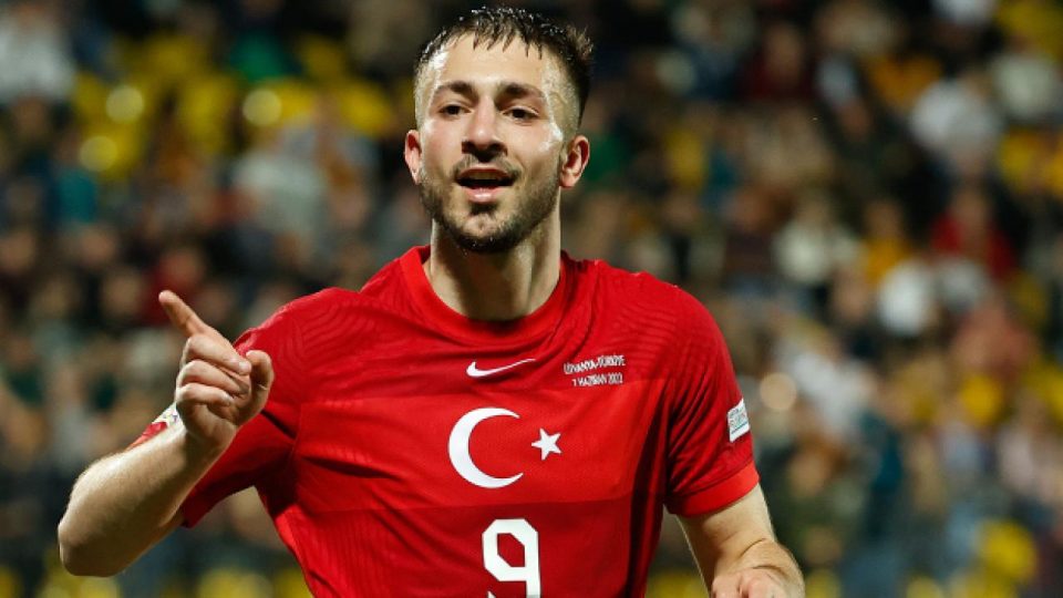 Galatasaray Halil Dervişoğlu ile görüşmelere başladığını duyurdu