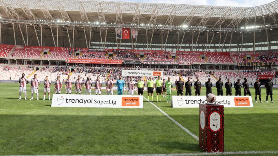 Sivasspor Hatayspor’u ağırlıyor