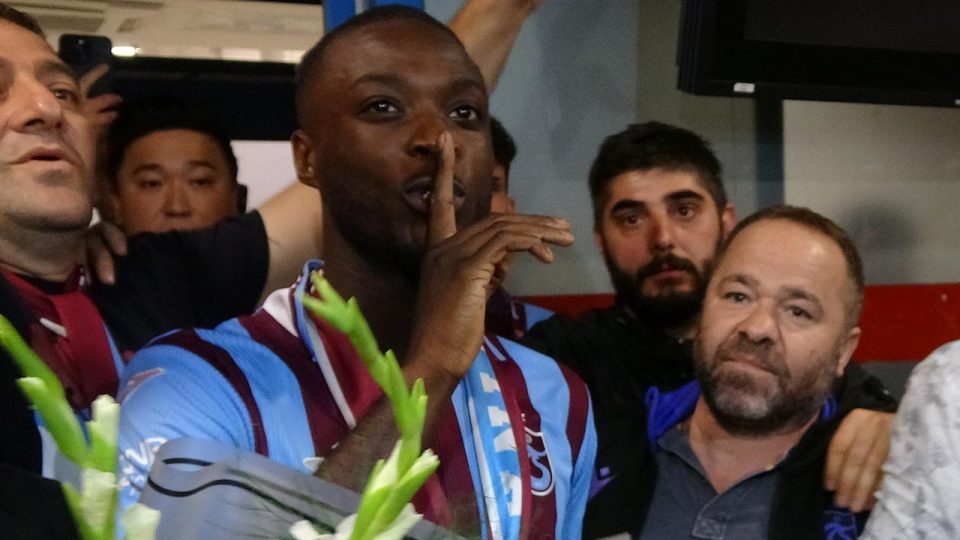 Trabzonspor’un yeni transferi Nicolas Pepe Trabzon’da
