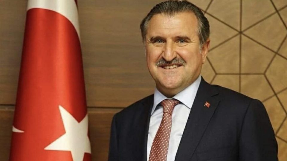 Bakan Bak, Cumhuriyetin 100. yılını videolu mesajla kutladı