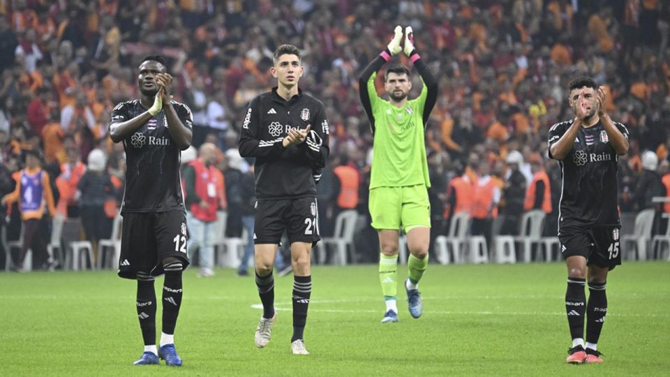Beşiktaş derbide sezonun 3. yenilgisini yaşadı