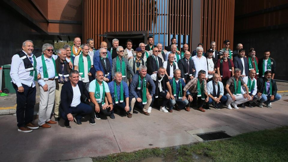 Kocaelispor eski futbolcularıyla bir araya geldi