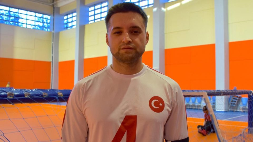 Paralimpik sporcu Bilal Tekin golbolda önemli başarılara katkı sağlamak istiyor