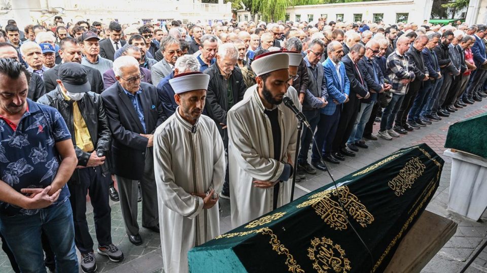 Trabzonspor Başkanı Ertuğrul Doğan’ın dayısı son yolculuğuna uğurlandı