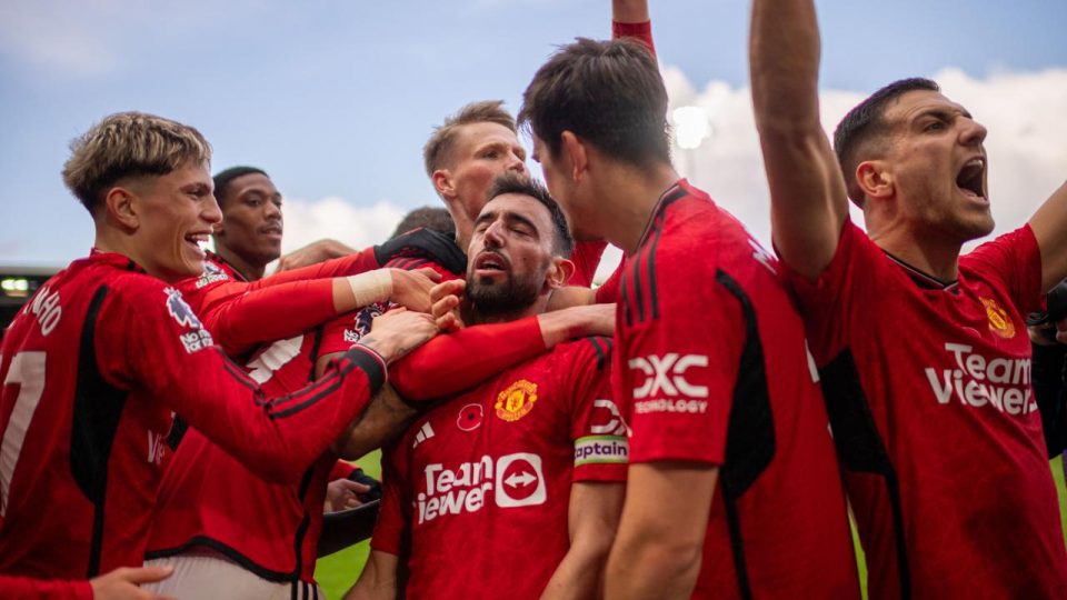 Manchester United 3 puana son dakikada uzandı