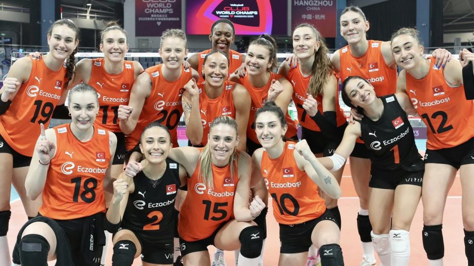 Eczacıbaşı Dynavit yarı finale yükseldi