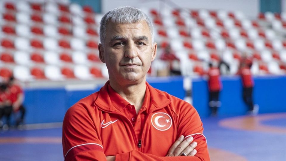 Güreşte hakeme saldıran antrenör Erdoğan Karaali görevden alındı
